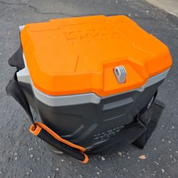 Klein Tools 17 qt. Large Hard Sided Cooler with Locking lid