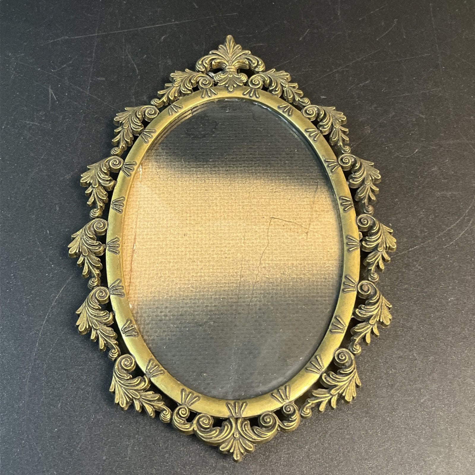 Vtg Ornate Brass Oval Wall Picture Frame Italy Hollywood Regency Victorian Style