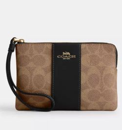 Coach wristlet authentic