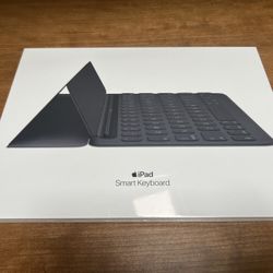 iPad Smart Keyboard - New