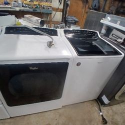 Whirlpool Washer And Dryer Set Electric Topload 