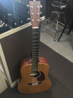 MARTÍN & CO SIX-STRING ACOUSTIC-ELECTRIC GUITAR W/ BLACK HARD CASE