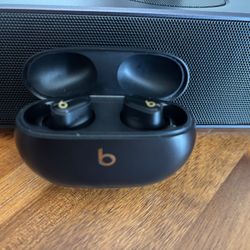 Beats Studio Buds + 