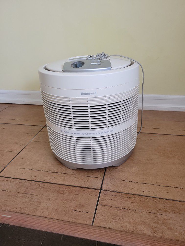 Great Deal! Honeywell 390' for Extra Large Rooms HPA50250 HEPA Air Purifier, Color CREAM

