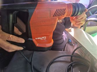 Hilti TE30 hammer drill