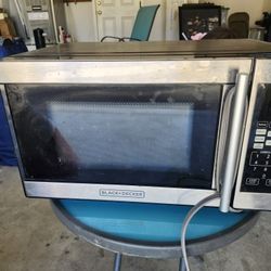 Black+Decker Countertop Microwave - Stainless Steel