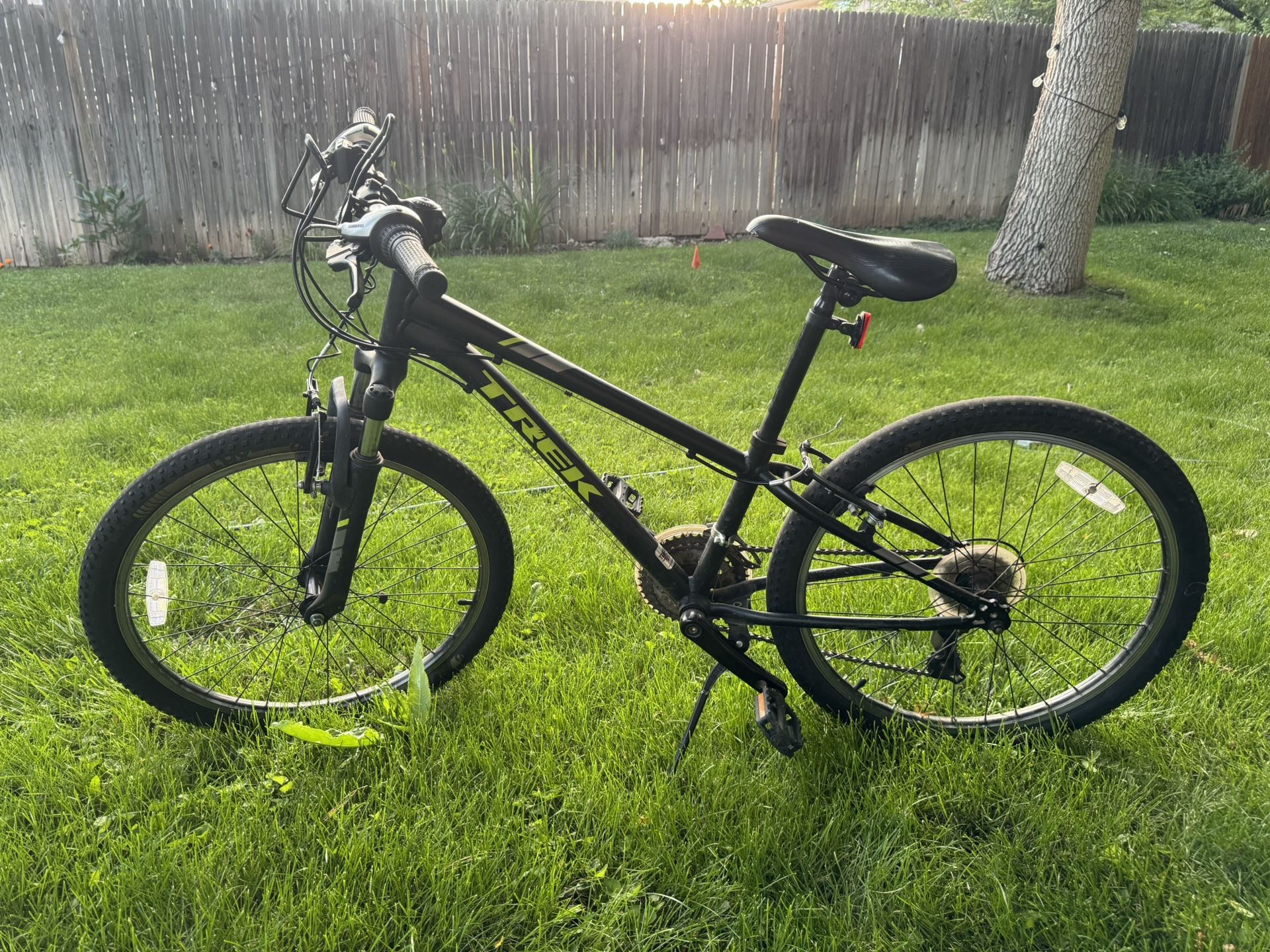 Kids/Young adult Trek Precaliber mountain bicycle 24 inch, 21 speed