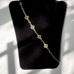 four leaf linked bracelet 