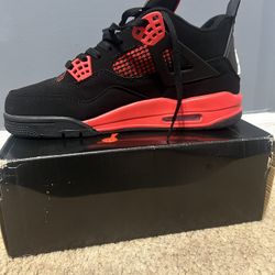 Jordan 4 Red thunders Size 10 Black And Red