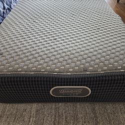 Beautyrest Twin Mattress  - Silver Hybrid  12"