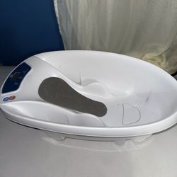 Aqua Scale Baby Bathtub 