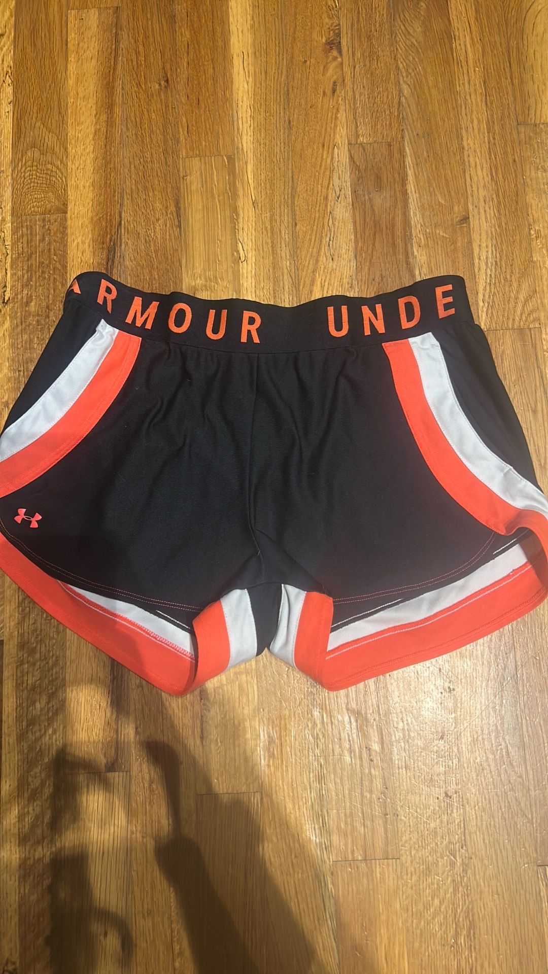Under Armor L shorts w/pockets