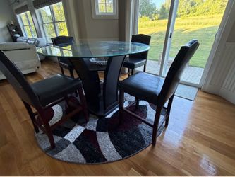Round Dinning Table