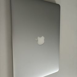 2015 MacBook Air 13.3” with charger 
