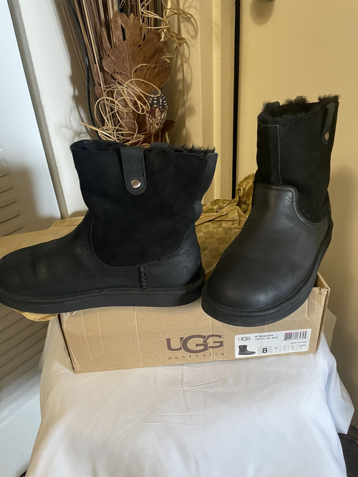 Women Black Leather And Suede Boots