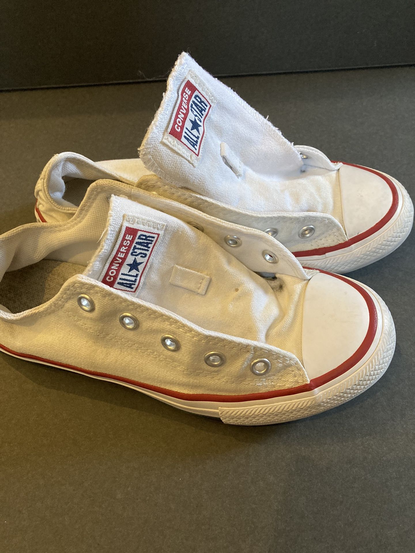 White Converse Low Top Girls Women Size 2 Us