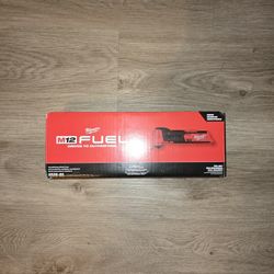 MILWAUKEE M12 MULTITOOL