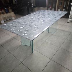 Free Glass Table