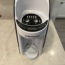 Baby Brezza Formula Pro