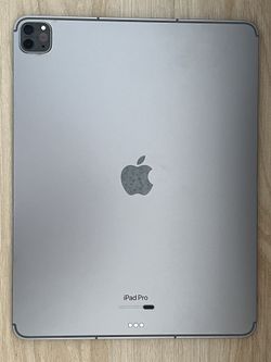 Apple iPad Pro 6th Gen 12.9" 256GB with Keyboard