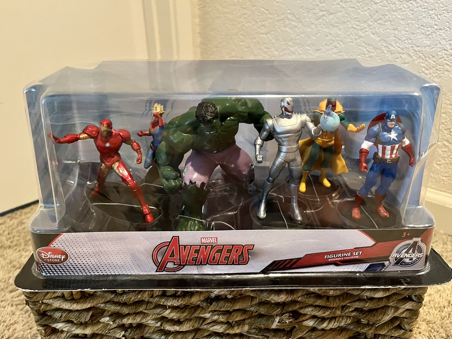 Disney Exclusive Marvel Avengers Figurine Set