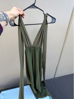 Hot & Delicious Green V-Neck Sleeveless Woven Polyester Jumpsuit, Size S
