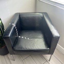 Black Leather Arm Chair