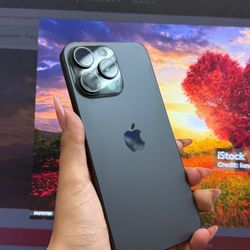 iPhone 15 PRO MAX 256GB UNLOCKED 🔓 