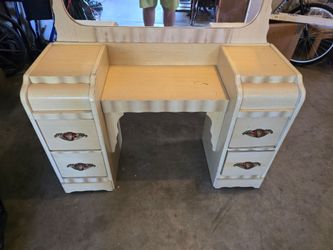 Vintage Vanity Dresser with Mirror