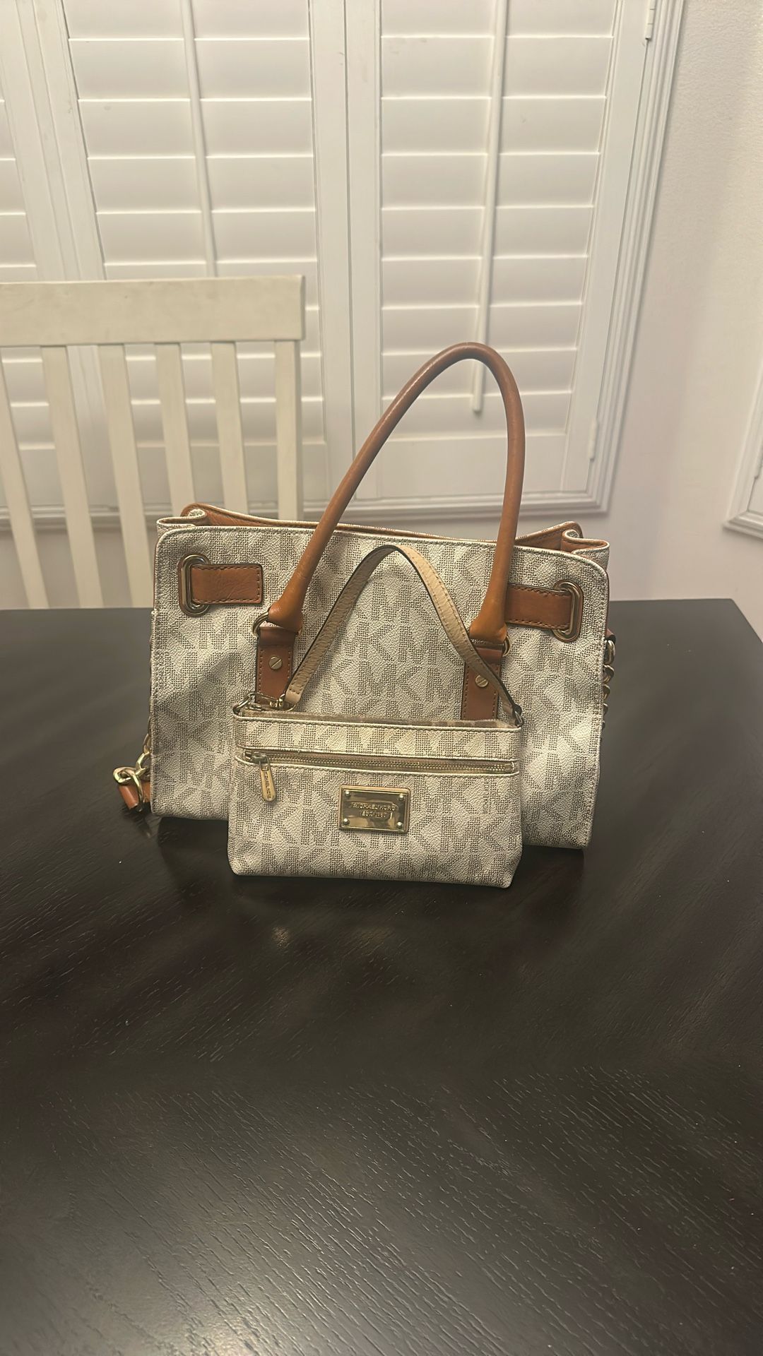Michael Kors Authentic Signature Bag