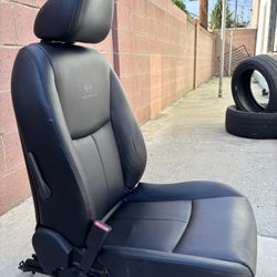2014 Infiniti Q50 Premium driver seat