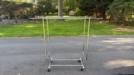 Portable clothes rack