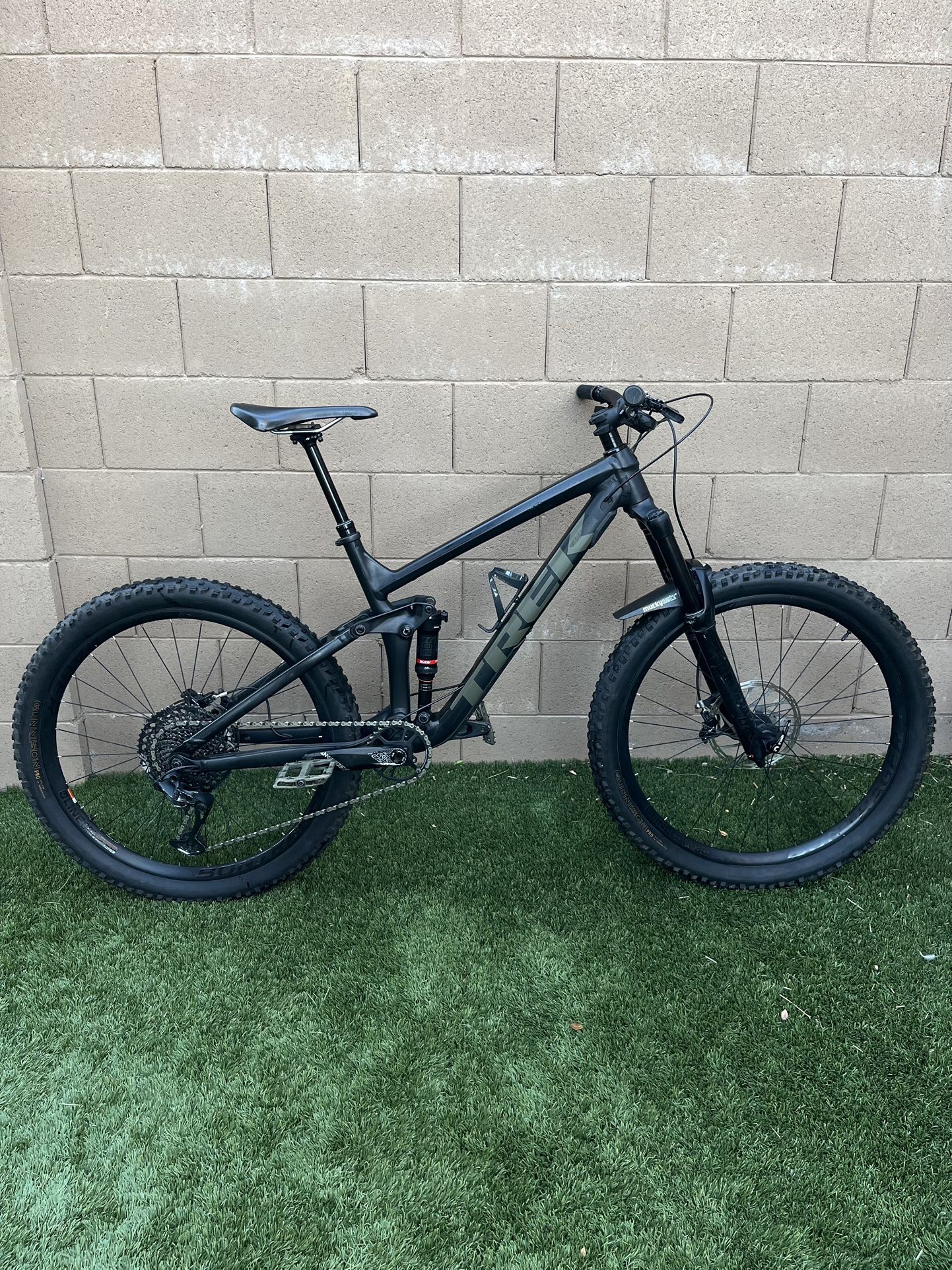 2020 Trek Remedy 8 (medium/large)