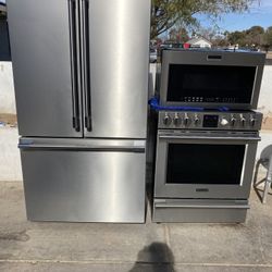Frigidaire Professional kitchen set everything works perfect in good condition 45 day warranty free delivery to your garage
