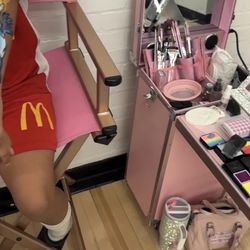 Pink Nails studio
