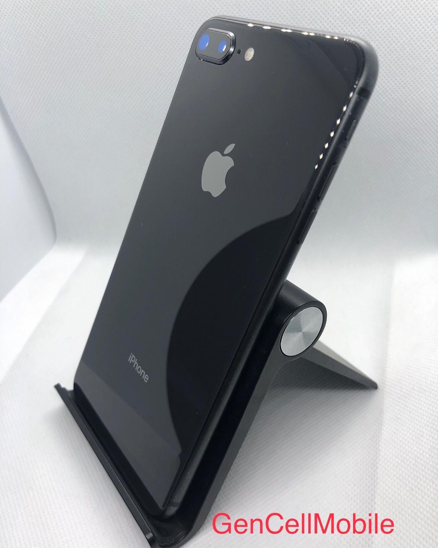 Apple iPhone 8+ 64gb  $350