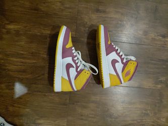 Jordan 1s Size 5.5 Woman