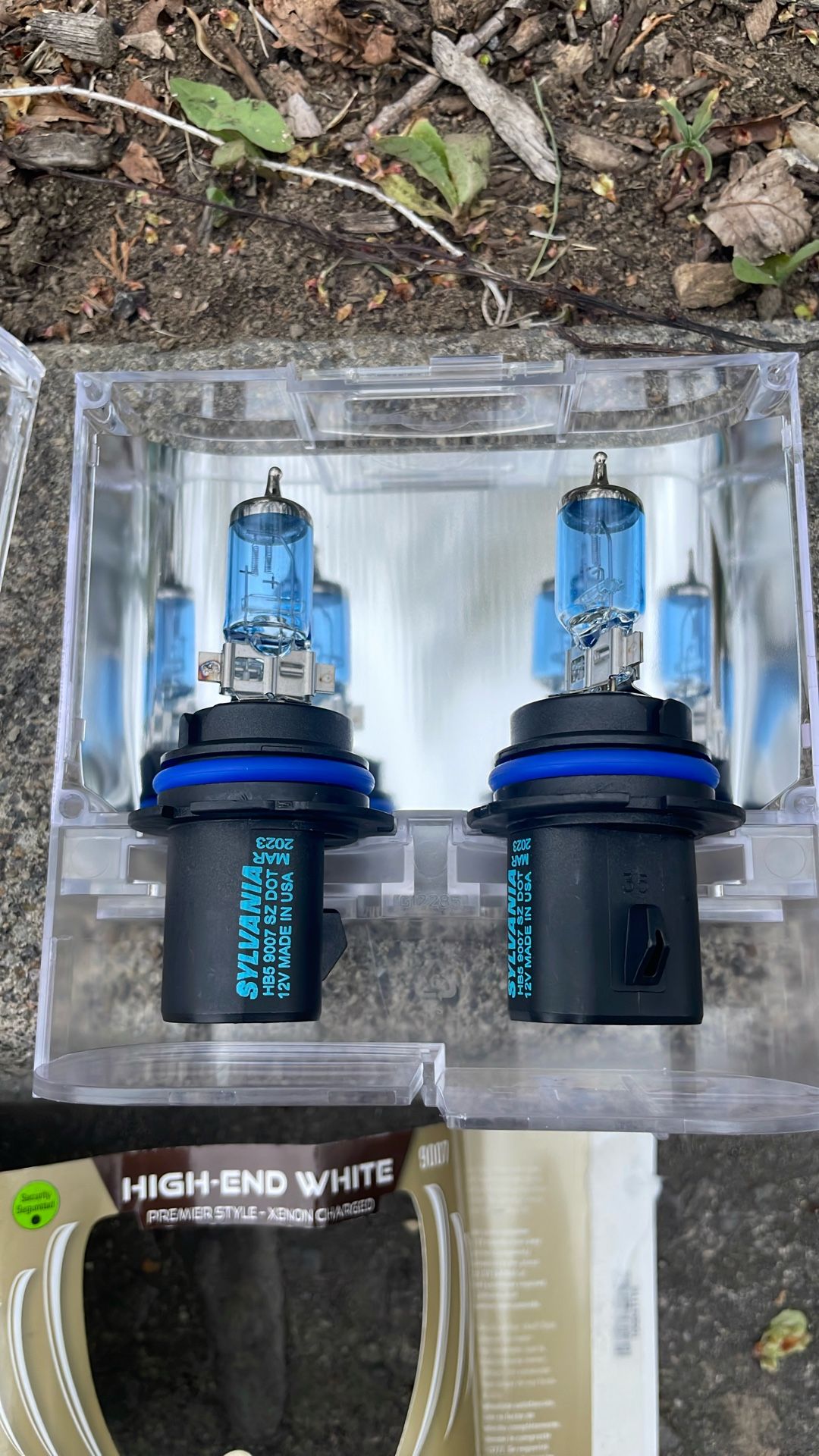 Sylvania zxe Gold Head Lights