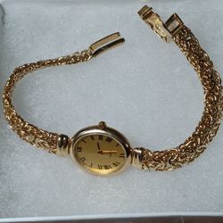 Ladies Swiss Crystal Sapphire 14k Solid Gold 8" Watch. 