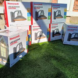 Lot of 8 New in Box Honeywell LED Outdoor Lantern w/ Selectable Color!