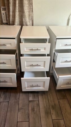 Muebles para poner ropa de buena madera