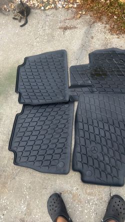 Plastic cars floor  mats