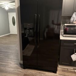 [BRAND NEW] Frigidaire 36 in. 26 cu. Side by Side Refrigerator