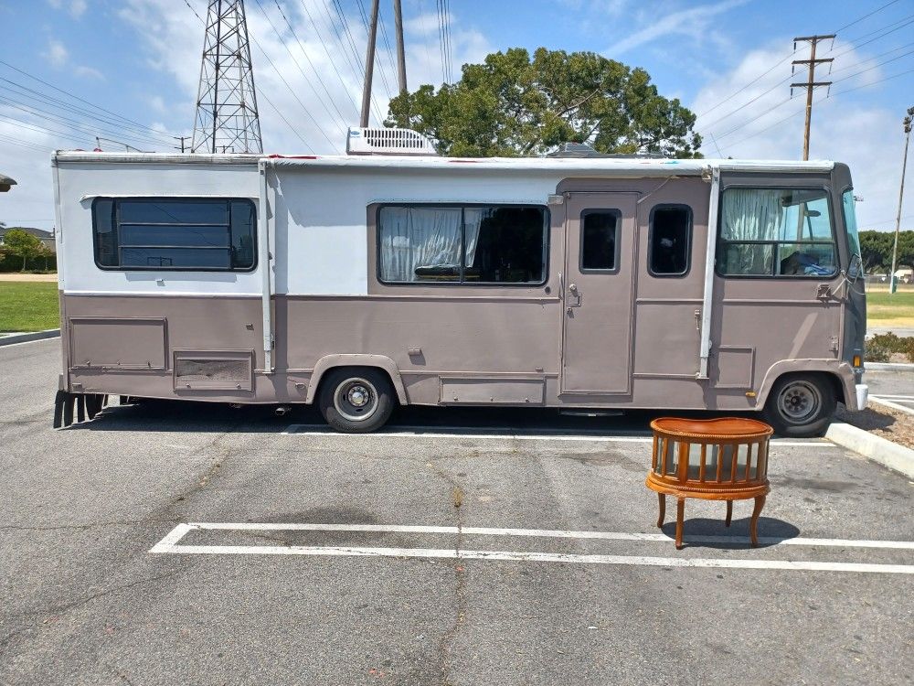 Rv 1991 Fleetwood Flair 26 Foot 460 Motor Needs Little Work Inside for