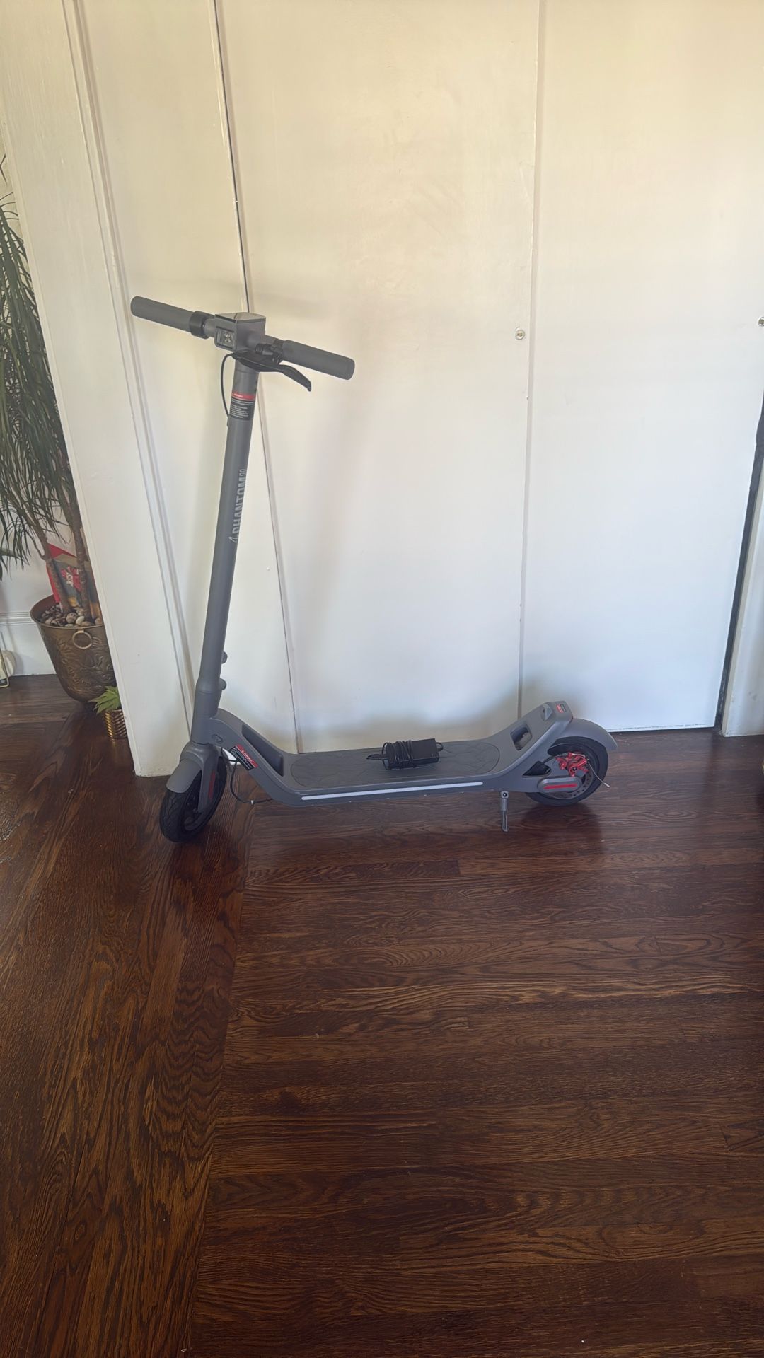 High Quality Electric Scooter, Used Like New