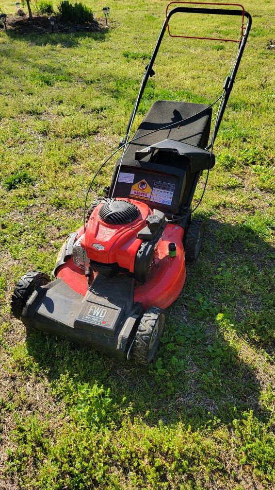 CRAFTSMAN M220 150cc 21in Gas Selfpropelled with Briggs and Stratton