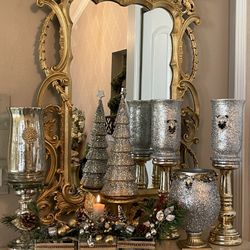 Very  Gorgeous  Set of decoration