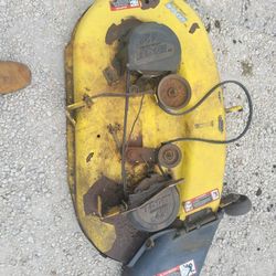 ((Read Ad))((42" LA--SERIES or D--SERIES Johndeere  Deck)) Riding Mower 