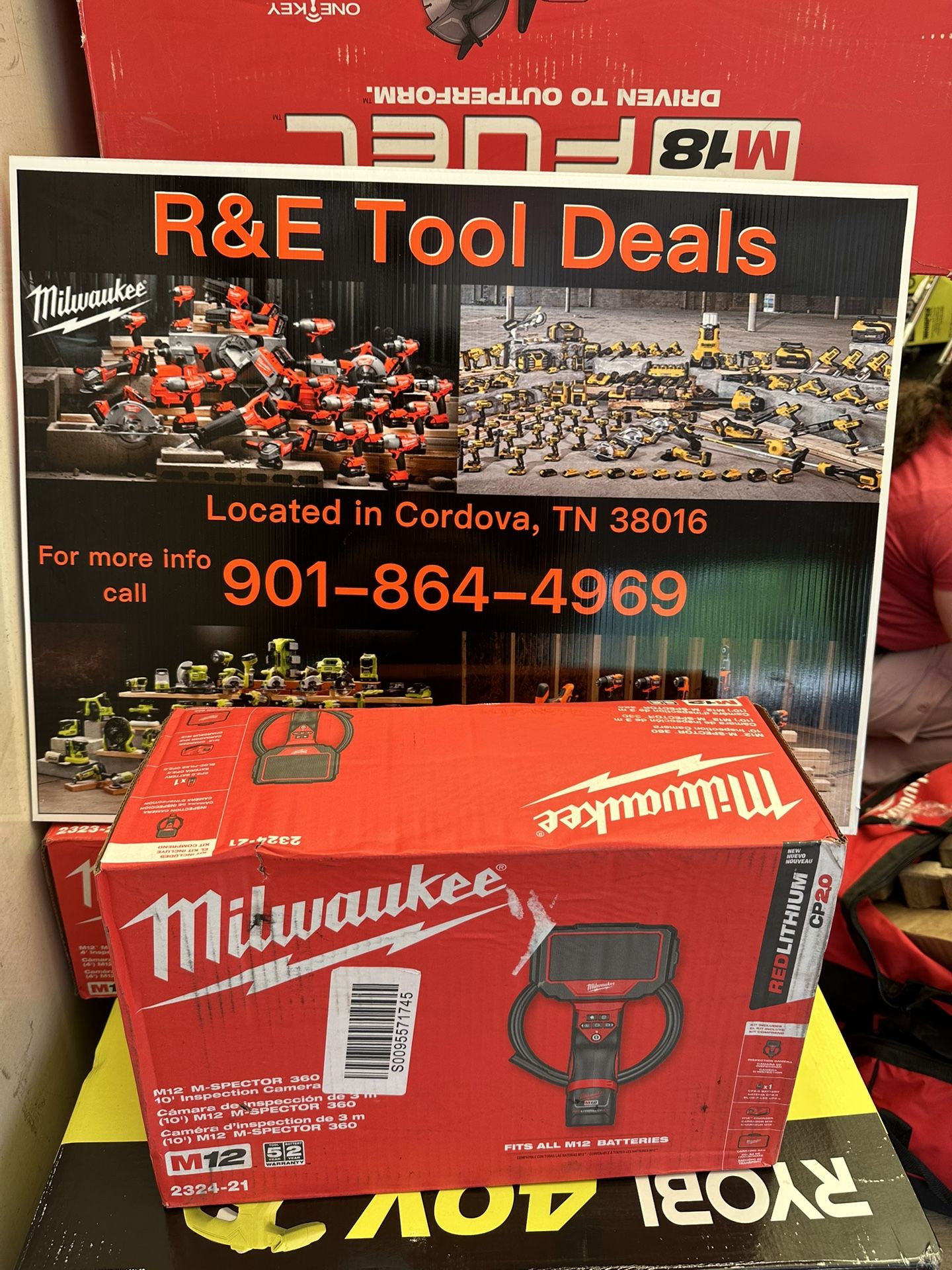 Milwaukee M12 12V Lithium-Ion Corldless M-SPECTOR 360-Degree 10 ft. Inspection Camera Kit