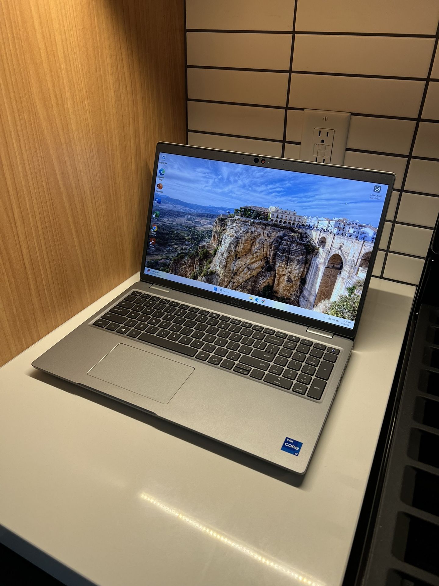 Dell Latitude 5520 Laptop - i7 | 32 GB RAM | 1TB NVMe | Win 11 | Office 2021 | 15” | 130W Charger
